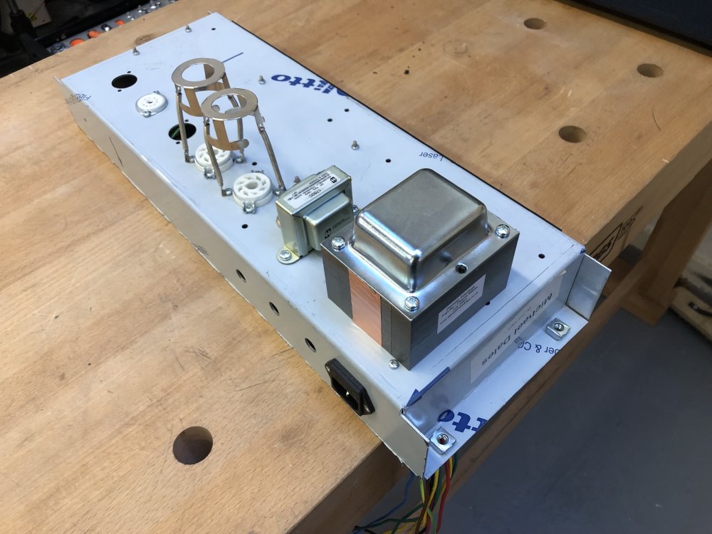 The amp chassis from the outside, with the new transformer fitted, looking a whole lot neater.